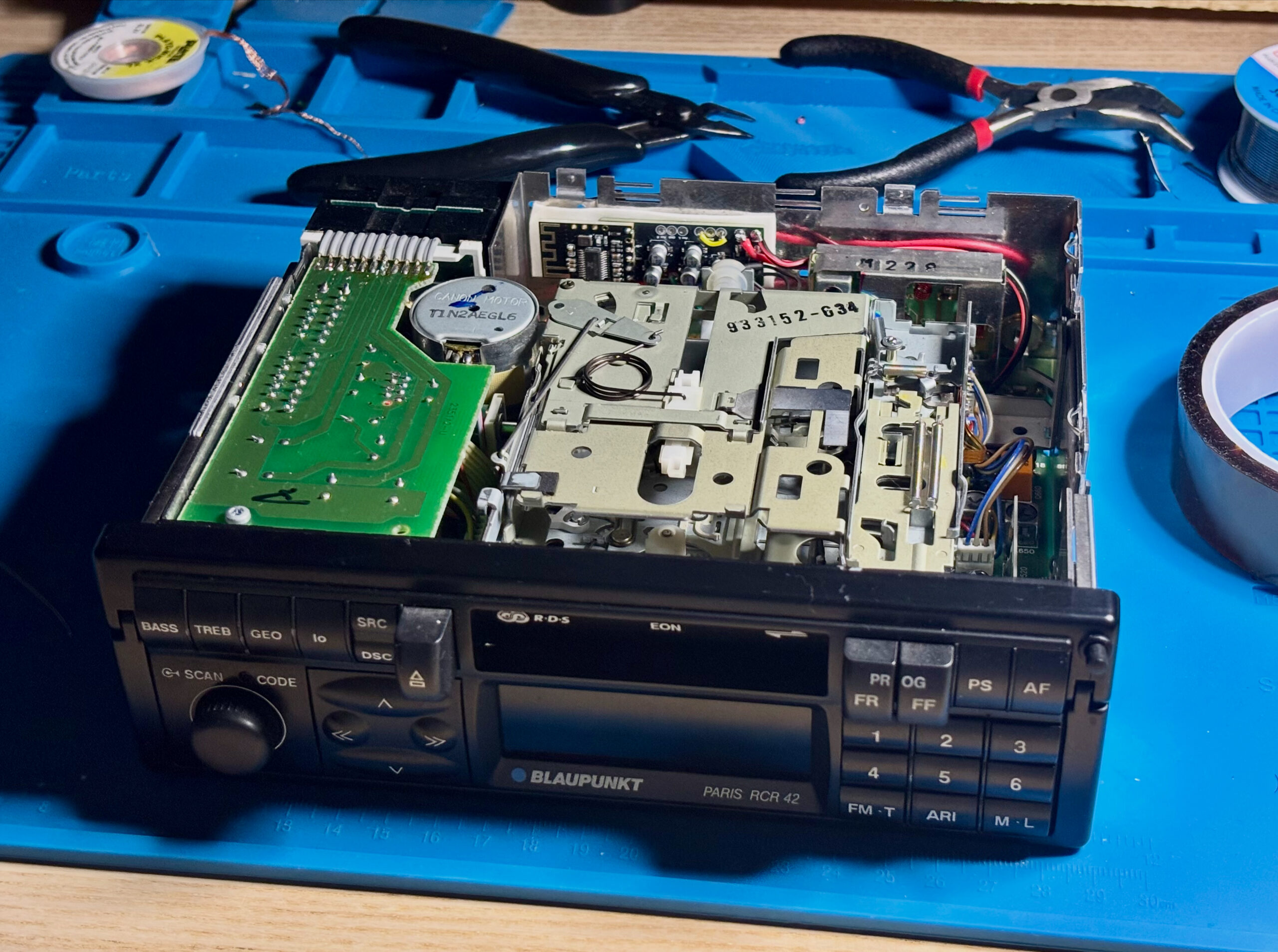 Autoradio vintage modernisé avec module AHS